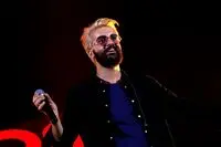 ببینید: اجرای آهنگ لری توسط "هوروش بند"
