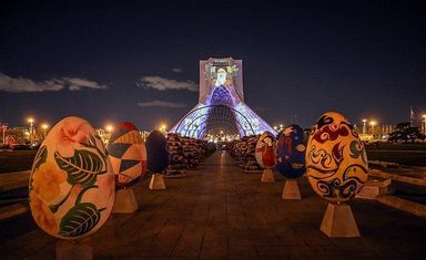 ویدیو مپینگ همدردی با کشورهای درگیر با کرونا بر روی برج آزادی تهران