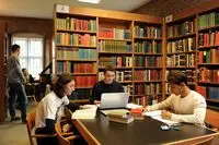 تاثیر ریاضت اقتصادی روی ساعت کار کتابخانه‌ها