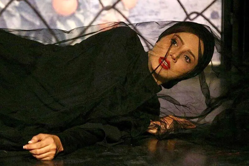 شبنم قلی‌خانی و ماجرای محافظش / نمایش پوست انداختن و... 