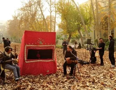 ببینید: خلق اثر هنری با استفاده از برگ‌های پاییزی 