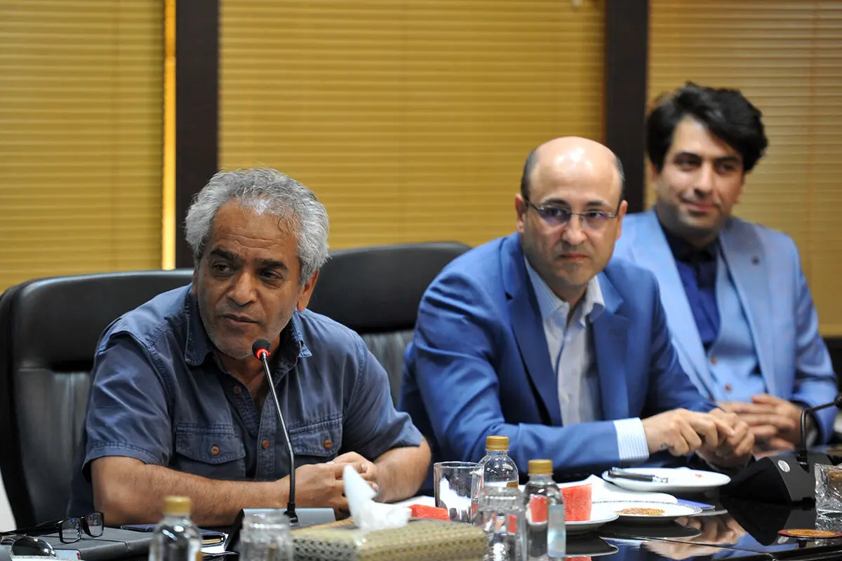 دیدار جمعی از هنرمندان با رضا رحمانی  وزیر صنعت، معدن و تجارت 