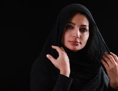 مرجان شکری از نقاشی تا بیگ بنگ و عرفان/ ذره دیوانه خدا در گالری چهار
