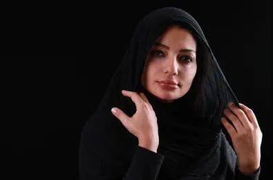 مرجان شکری از نقاشی تا بیگ بنگ و عرفان/ ذره دیوانه خدا در گالری چهار