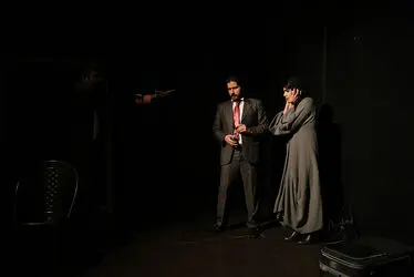 نمایش "بی‌سرپرست" در تماشاخانه مهرگان