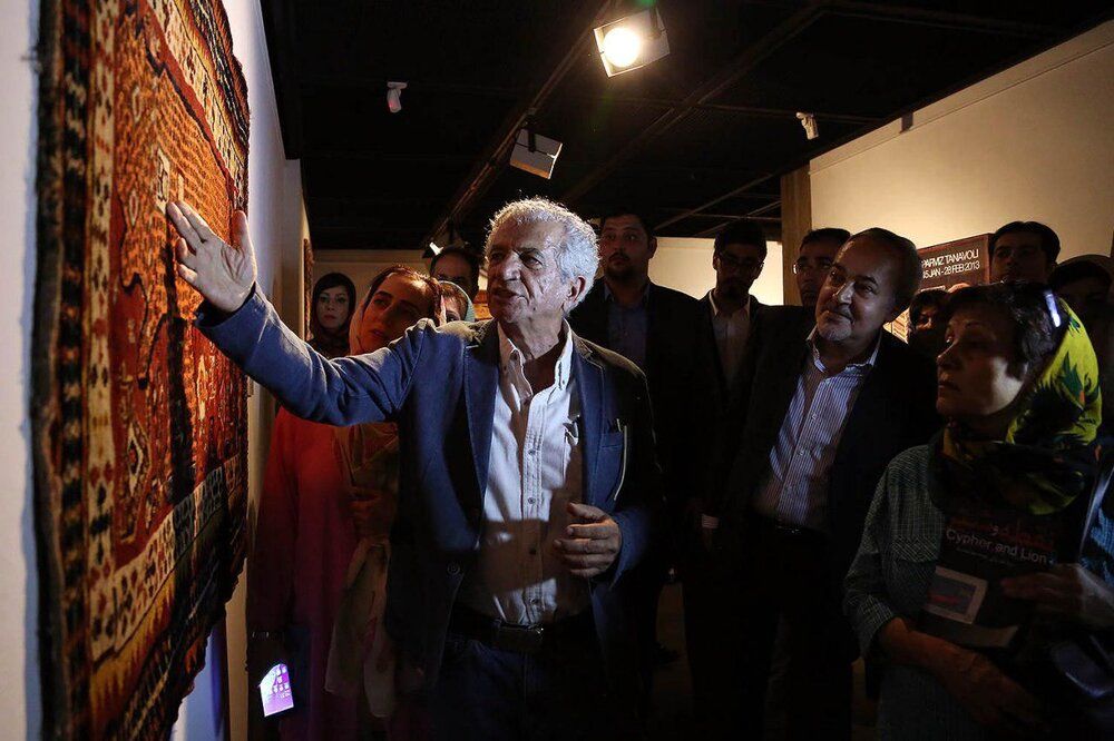 Sculptor Parviz Tanavoli donates collection of Persian rugs, carpets to CHTHM  