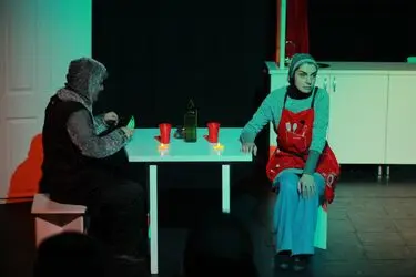 نمایش "مده آی سن مدار" در پردیس تئاتر شهرزاد