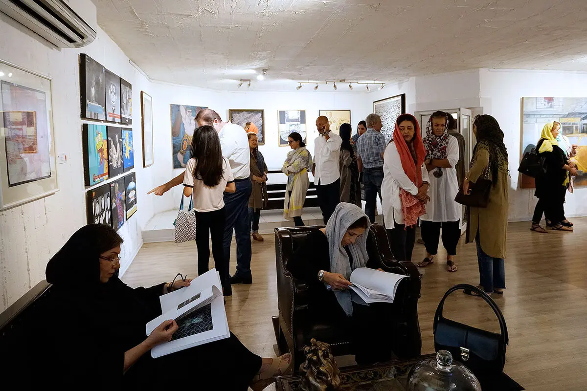 نمایشگاه گروهی از مجموعه شخصی سه مجموعه دار در گالری سیحون2