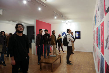 نمایشگاه پوستر آرش تنهایی با نام علیه فراموشی در گالری دنا 