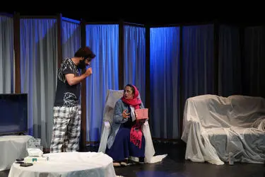 نمایش "جنین جن زده" در عمارت نوفل‌لوشاتو