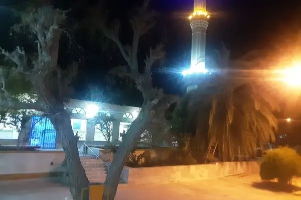 ببینید: حوزه علمیه کمالیه قشم قدیمی تر از دارالفنون امیر کبیر با گنجینه نسخ خطی چند صد ساله 