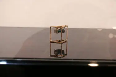 نمایشگاه آثار برگزیدگان جواهرسازی هنری معاصر در گالری آریا