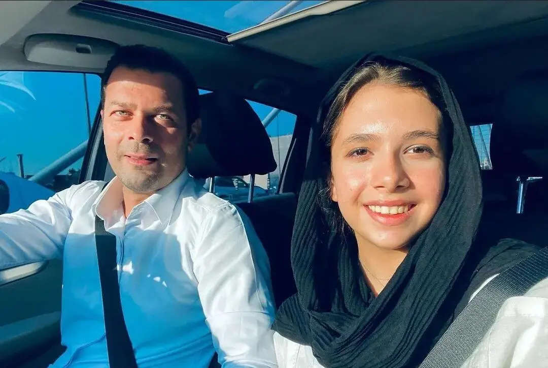 همخوانی جالب پژمان بازغی و دخترش نفس در ماشین/ فیلم