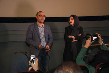 اکران مردمی فیلم "یک اتاق تاریک" در سینما آزادی
