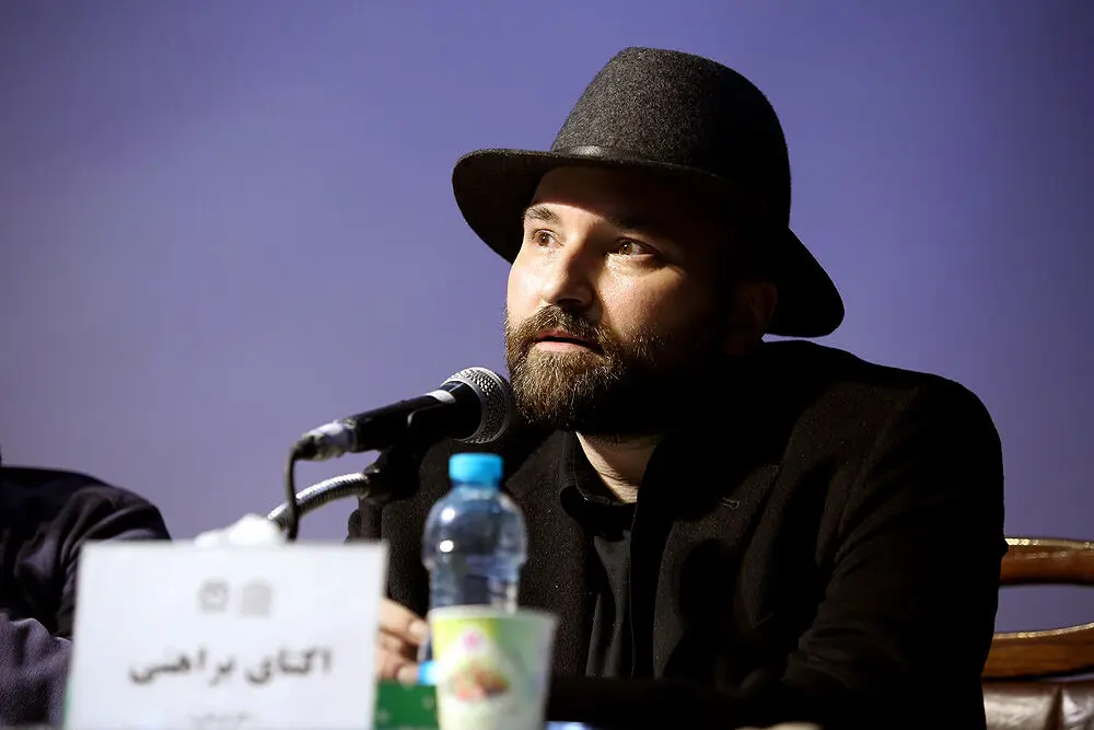 اکران و پنل تحلیل فیلم 