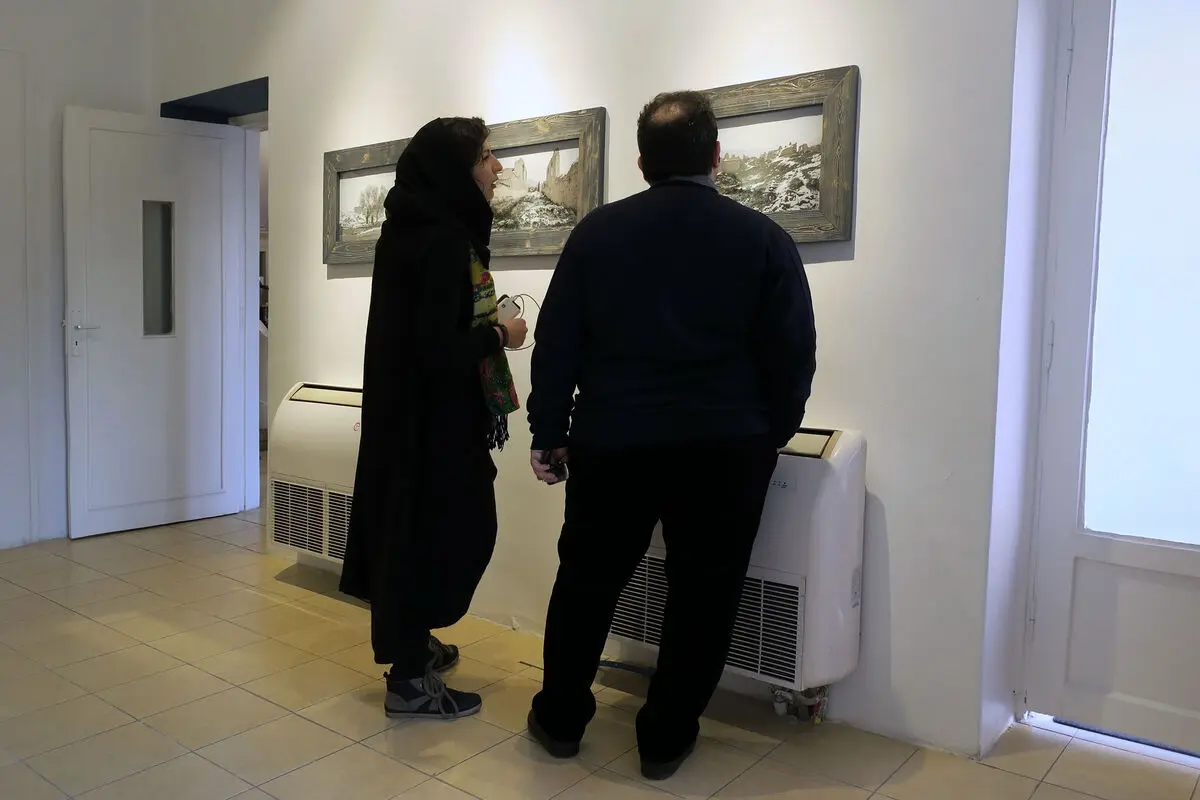 نمایشگاه عکس سکوت در عمارت روبرو