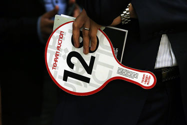 نهمین حراج تهران "هنر کلاسیک و مدرن ایران " /1