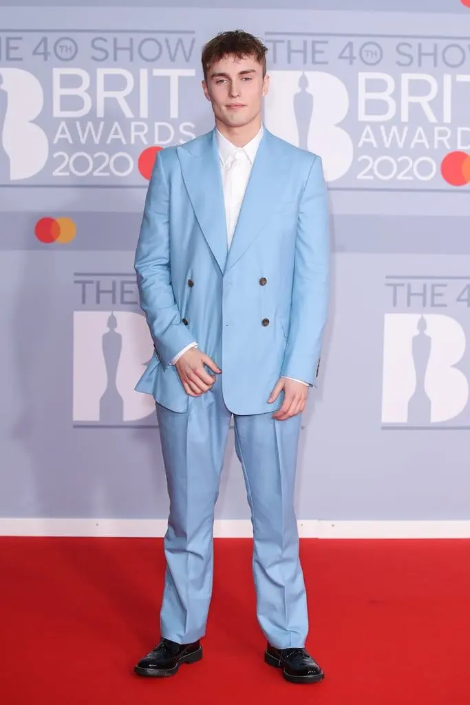 Sam-Fender-on-2020-BRIT-Awards-Red-Carpet