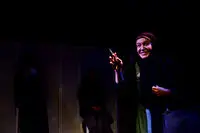 ببینید: روزمرگی زنان روی صحنه تئاتر