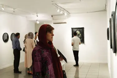 نمایشگاه نقاشی‌های آذین رستمی در گالری ویستا