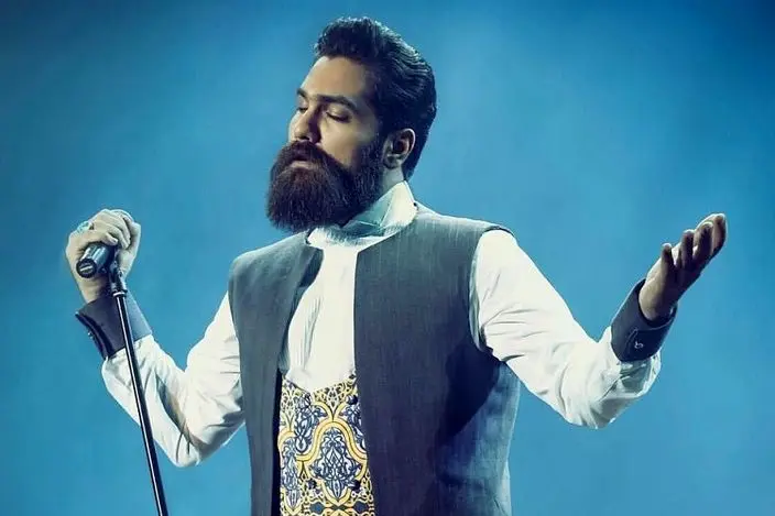 رونمایی علی زندوکیلی از ترانه نقاب/ بشنوید