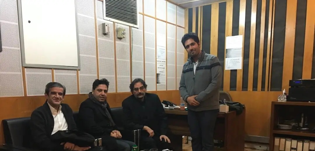 ویدئو بی انتهاتر از عشق با شعر افشین یداللهی و صدای شهرام ناظری در جایزه آینه دار دوران