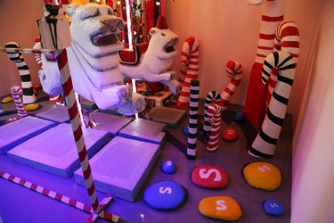 افتتاحیه نمایشگاه آثار رامتین زاد در گالری اعتماد