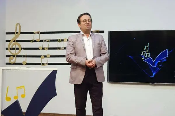 دروغ‌گویی برای توجیه گاف درباره مشکاتیان/ وقتی مجری تلویزیون به مخاطب توهین می‌کند