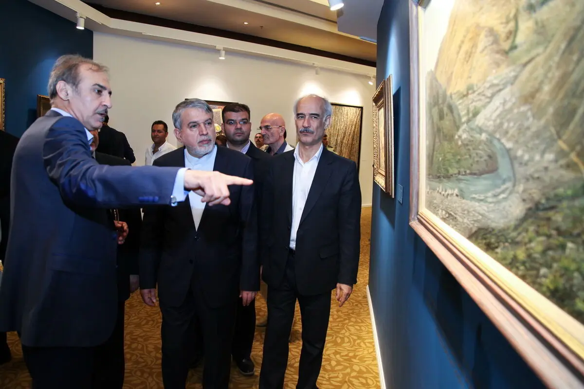 بازدید وزیر فرهنگ و ارشاد اسلامی از هفتمین حراج تهران