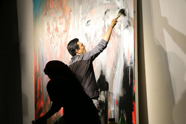 پرفورمنس نقاشی "صلح" علیرضا آسانلو در گالری باروک