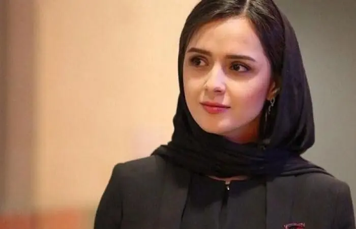 سلفی ترانه علیدوستی در ورزشگاه آزادی/ عکس