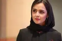عکس زیر خاکی ترانه علیدوستی در استادیوم فوتبال