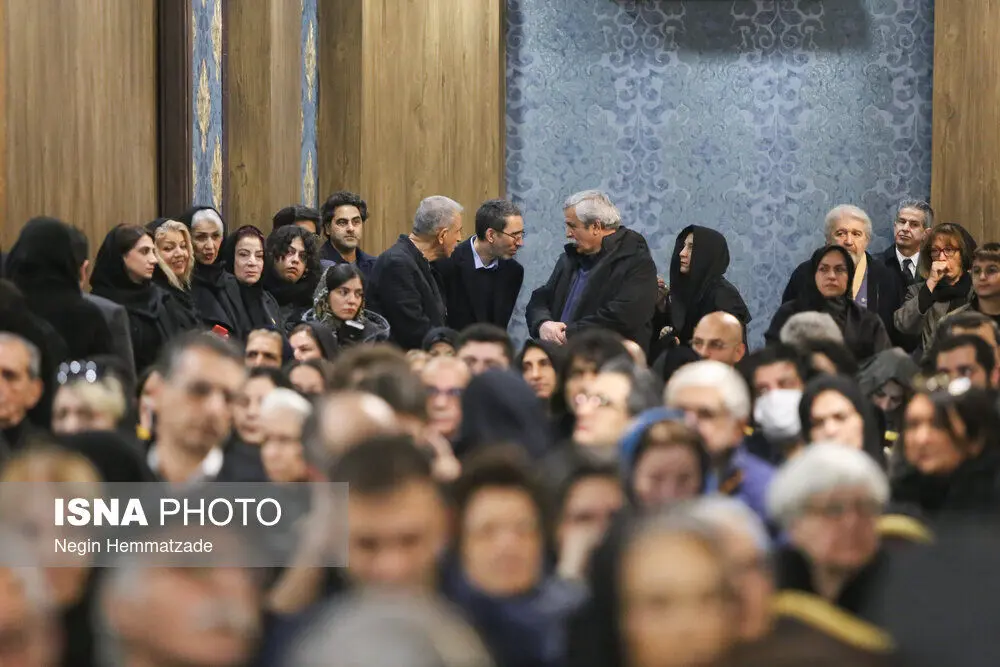  مراسم یادبود امیربانو کریمی با حضور هنرمندان/ بهت و اندوه لیلا حاتمی و علی مصفا
