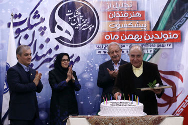 جشن تولد هنرمندان پیشکسوت متولد بهمن ماه در باغ زیبا