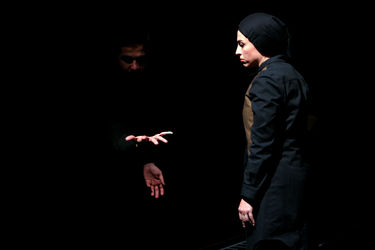 اجرای نمایش "سانتی متر" در سالن استاد انتظامی - خانه هنرمندان