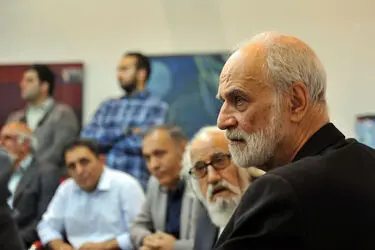 جشن تولد ۷۷ سالگی آیدین آغداشلو در نمایشگاه مطبوعات