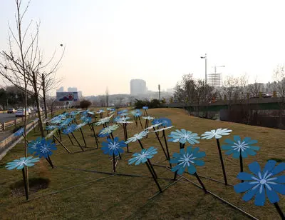 تهران پایتخت بهارستان/گزارش تصویری از مبلمان شهری متفاوت این روزهای تهران