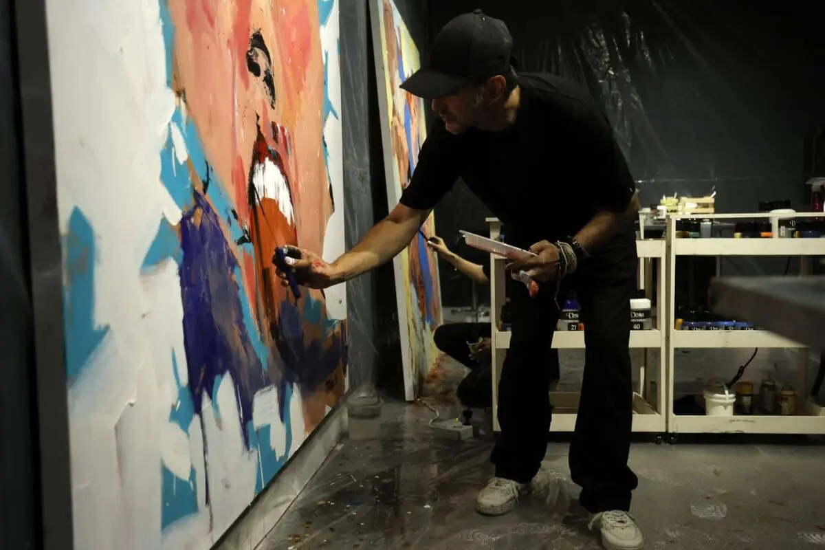 Live Painting Performance at Saless Gallery in Tehran with Vesta Color Support