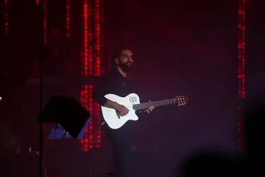کنسرت روزبه بمانی در برج میلاد