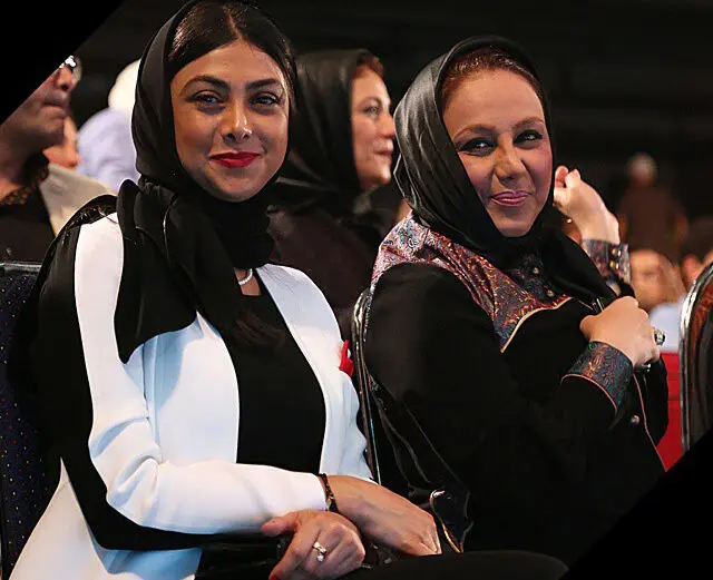 آزاده صمدی و بهنوش بختیاری با پنجاه کیلو آلبالو در سوپرمارکت‌ها