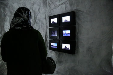 نمایشگاه آثار شکوفه خرم‌رودی و تابا فجرک در گالری زیرزمین دستان