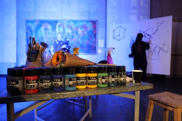 رنگ وستا در هفته دیزاین تهران در دانشکده هنرهای زیبا