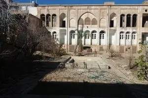 سهل انگاری شهرداری حماسه آفرید/ آسیب خانه تاریخی مقدم 