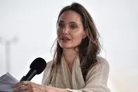 دیدار صمیمانه آنجلینا جولی با پناهجویان/عکسها