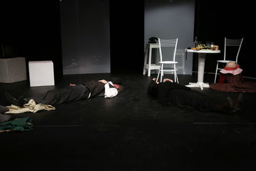 اجرای نمایش "تصادف قطار 5:25" در پلاتو تئاتر شهر