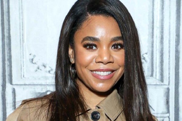 رجینا هال و رابرت دنیرو در یک کمدی مافیایی