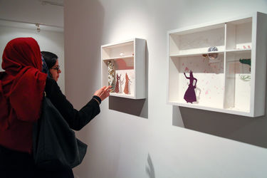 نمایشگاه نقاشی‌ و ویدئوهای ستاره حسینی در گالری ویستا