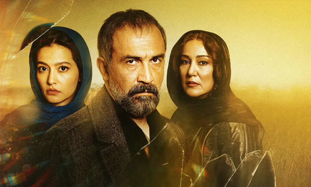 ویدئو: همخوانی مردم با آهنگ ابی در اکران پوست شیر