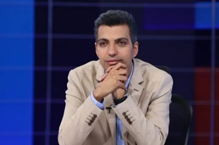 نشستن گرد پیری بر چهره عادل فردوسی‌پور/ عکس