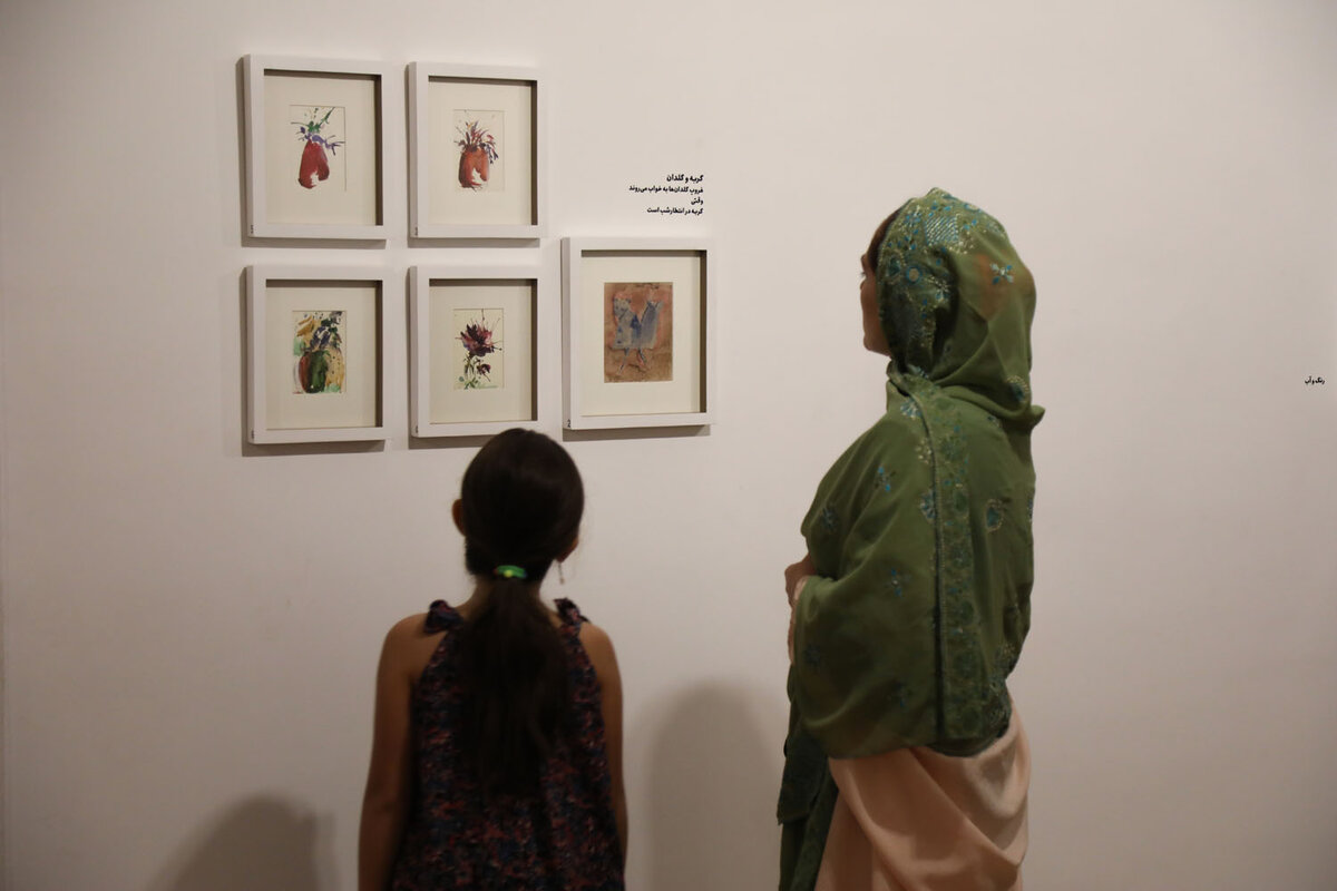 Ali Naderi Opens Painting Exhibition